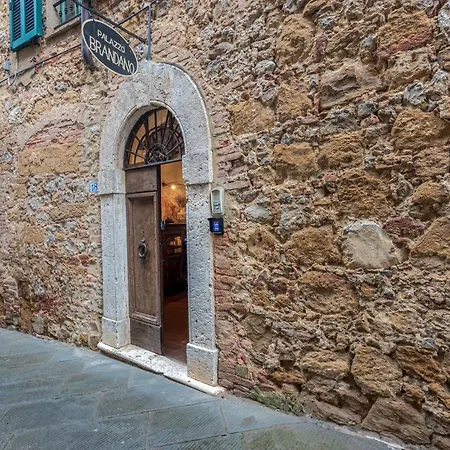 Palazzo Brandano 3*